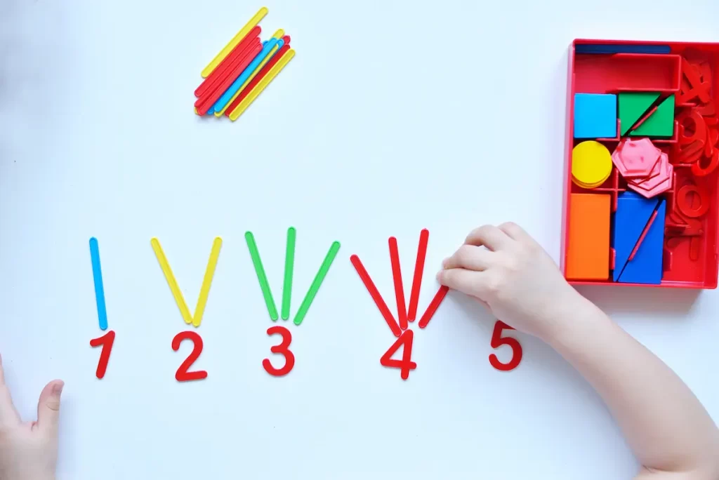 Jenis dan Contoh Mainan Montessori